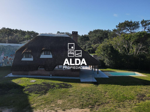 Casa Punta Colorada Piriápolis 4 Dorms Venta Ca501686