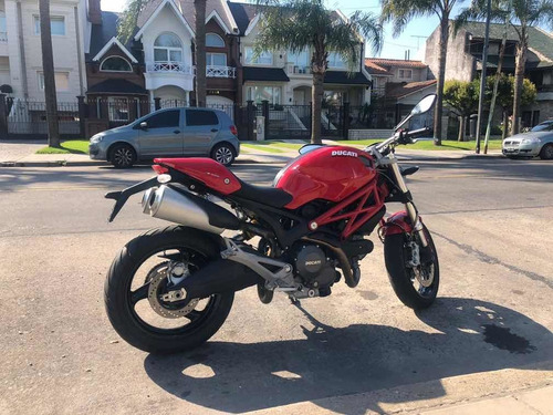 Ducati Monster 696