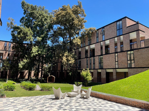 Amplio Monoambiente De 50 M2 - Condominio Patio (copa)