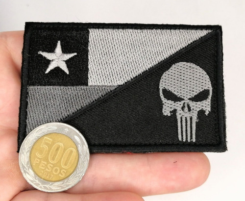 Imagen 7 de 8 de Parche Bandera Chilena Tono Negro Y Símbolo Punisher