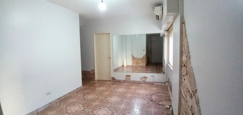 Departamento De 3 Ambientes En Alquiler En Liniers Versalles