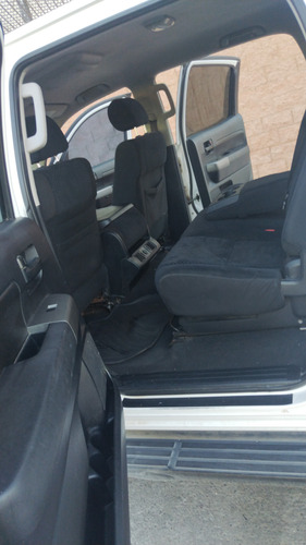 Toyota Tundra 5.7 Sr5 V8 Doble Cab 4x2 At