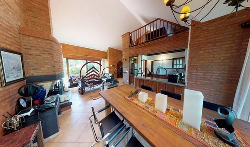 Hermosa Casa En Alquiler Anual. A Pasos Del Mar Y Muy Cerca De Playa Mansa.- Ref: 1330