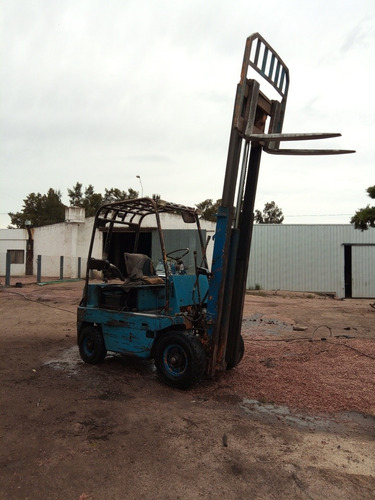 Komatsu 2000 Kg