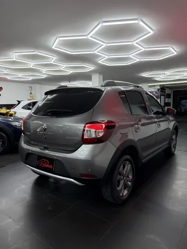 Renault Stepway 1.6 Intense Automática