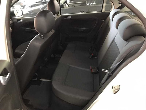 Imagem 13 de 15 de Volkswagen Novo Voyage 1.6 2019