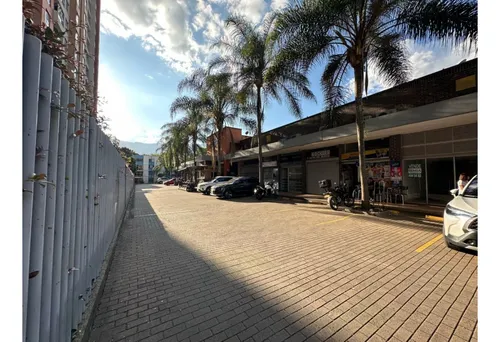 Vendo Excelente Local En Bulevar 55