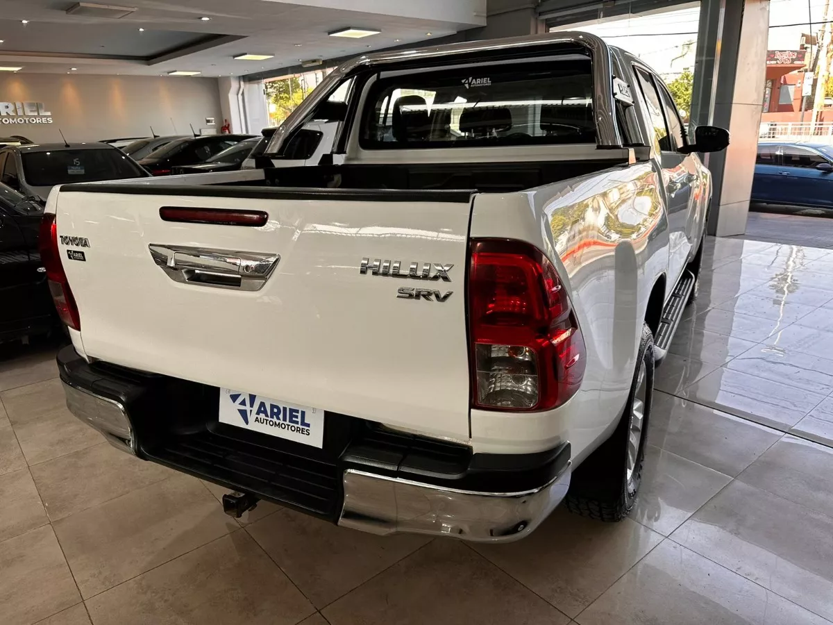 Toyota Hilux 2.8 Cd Srv 177cv 4x4