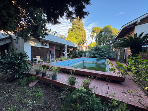 Casa 6 Ambientes- Villa Sarmiento