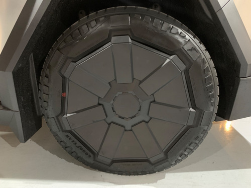 Tesla Cybertruck Cyberbeast 2024