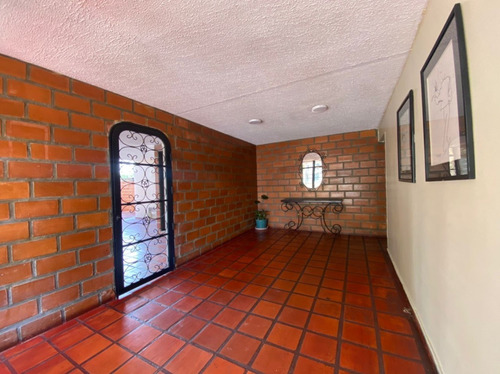 Imagen 3 de 16 de Alexora Cobos. 04144282361. Cod. 167334. Vende Confortable Y Amplio Apartamento En Urb. La Granja Naguanagua