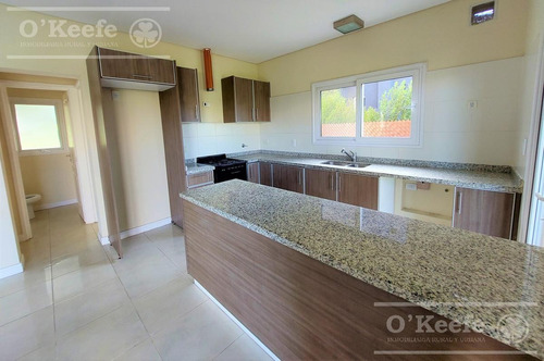 Imagen 4 de 30 de Casa En Venta De 5 Ambientes Con Parque Y Cochera En Fincas De Hudson