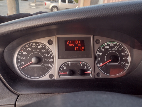 Imagem 7 de 9 de Iveco Daily 70c17 2013 Sider 4,20 Mugen Caminhões