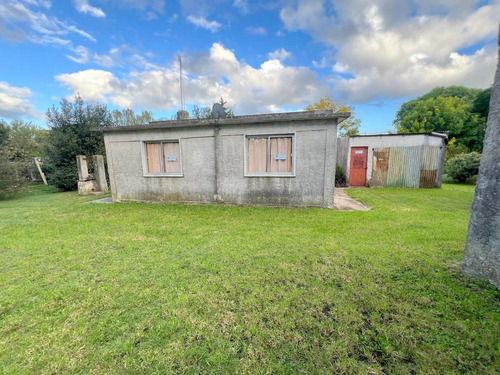 Venta Casa Sólida Con Amplio Terreno En Paso De La Arena, Padrón Único, 2 Dormitorios, Garage Varios Vehículos, Jardín, Fondo, Gran Potencial