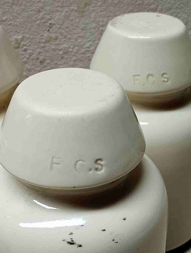 Antiguos Aisladores De Porcelana Ferrocarril Del Sur Blanco