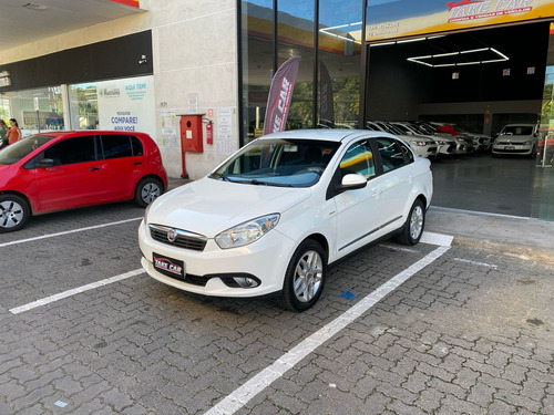 Fiat Grand Siena 1.6 16v Essence Flex Dualogic 4p