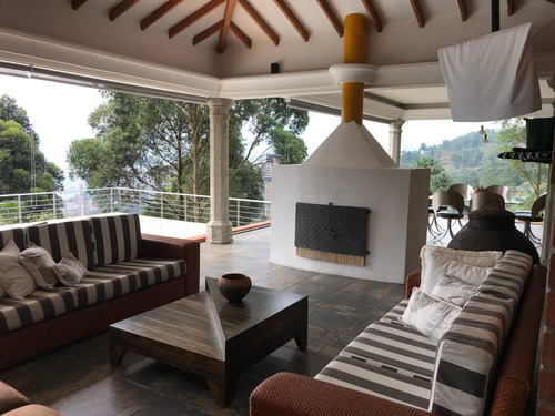 Venta De Casa En Medellín - Las Palmas