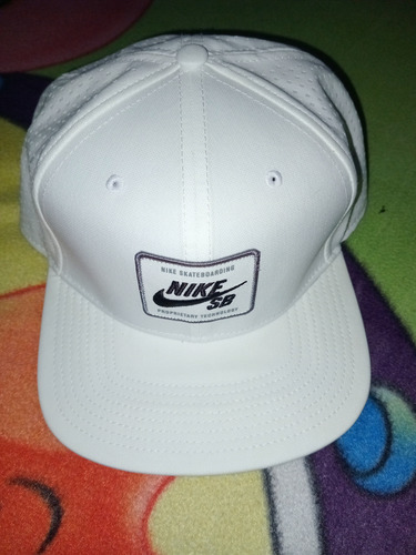 Visera Nike Sb Blanco L Lisa