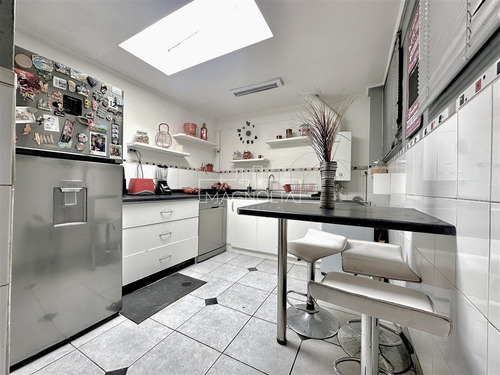 Casa En Venta De 5 Dorm. En Las Condes