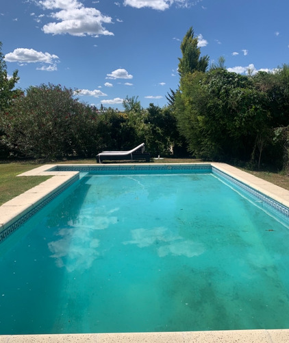 Casa En Venta 5 Amb En Santa Teresa, Villanueva.