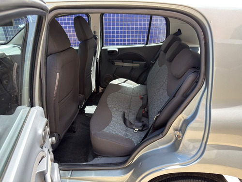 Fiat Uno Vivace 1.0 8V (Flex) 4p