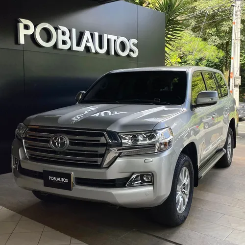 Toyota Land Cruiser 200 VX