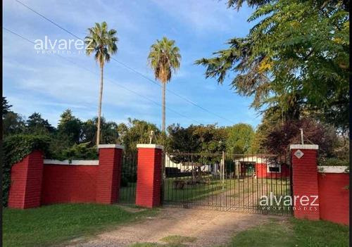 Venta Casa Quinta 3 Dormitorios La Reja Con Cochera