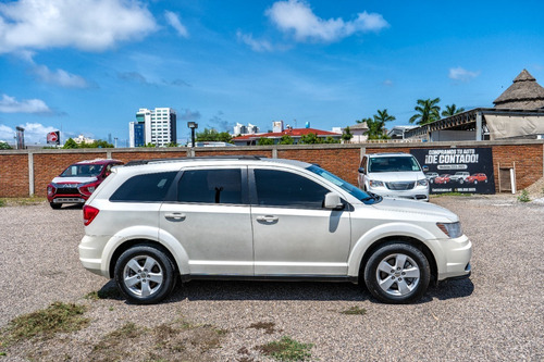 Imagen 8 de 15 de Dodge Journey