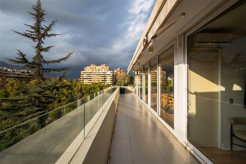 Departamento En Venta De 2 Dorm. En Vitacura