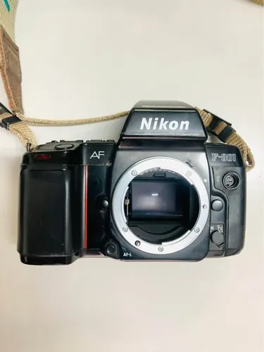 Câmera Fotográfica Analógica Nikon F-801 Com Lente 35-80mm