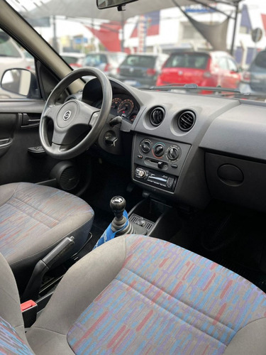 Imagem 10 de 14 de Chevrolet Celta 1.0 4p Vhc Flex Spirit