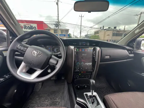 Toyota Fortuner 2.4 Turbo Diesel Motor : 2.4 Modelo : 2020