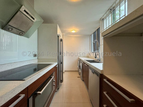 Agp Apartamento En Venta En San Román, Listo Para Mudarse, Con Excelente Vista, Sin Falla De Agua 24-17464 Ys