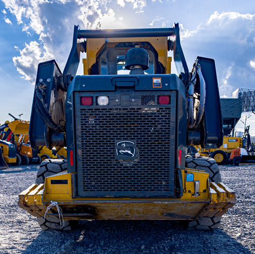 2021 Mini Cargador John Deere 332g