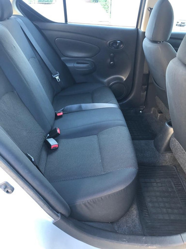 Nissan Versa Unico Dueño