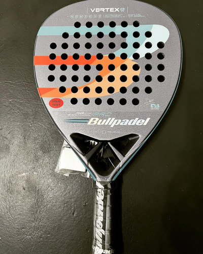 Imagen 4 de 4 de Paleta Bullpadel Vertex 03 Woman 2022 Solo Test