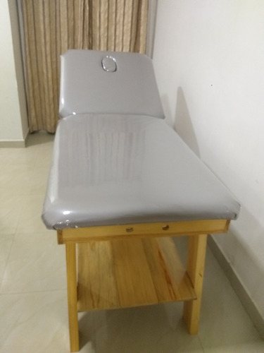 Imagen 2 de 3 de Camilla Para Masajes, En Madera