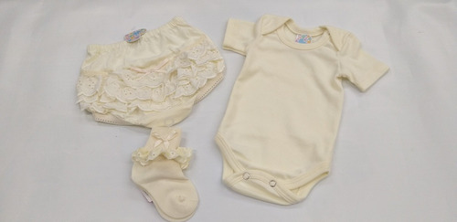 Set 3 Piezas Pañalero Calcetas Y Calzon Con Olan 0 M A 24m