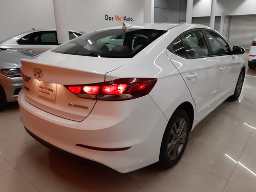 Imagen 4 de 8 de Hyundai Elantra Gls 2.0l L4 150hp At 2017