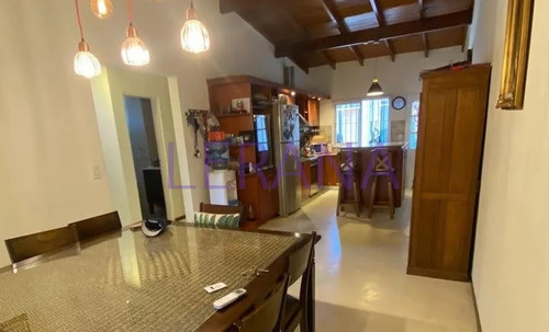 Imagen 5 de 12 de Venta Casa 5 Ambientes 2 Baños, Cochera Y Patio. Ituzaingo