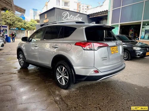 Toyota RAV4 2.5 Xroad
