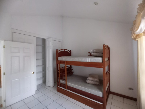 Imagen 17 de 27 de Vendo Preciosa Casa En Excelente Estado, 4 Dormitorios, Muy Cerca De San Lucas