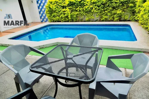 Casa Residencial Céntrica Con Alberca En Venta En Lomas Vista Hermosa Colima