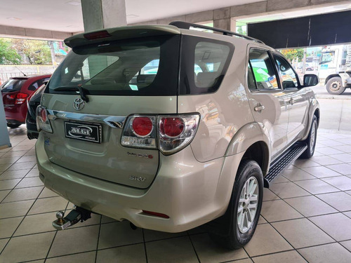 Imagem 6 de 9 de Toyota Hilux Sw4 3.0 Srv 4x4 7 Lugares 16v Turbo