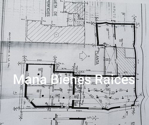 Estructura Edilicia Para Reciclar. Total 242 M².