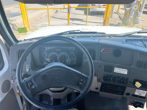 Grua Titan Manitex 26101c De 26 Tons En Camion Sterling 2005