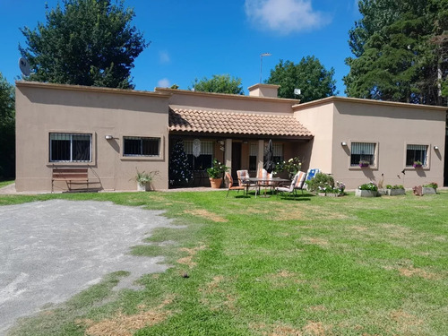Dueño Vende Casa Principal Y Casa De Caseros O Para Renta Con Pileta Cercada Parque Frutales Garaje 48 M2 Barrio Semi Cerrado De Quintas, Ideal Vivienda Permanente, Zona Muy Segura.