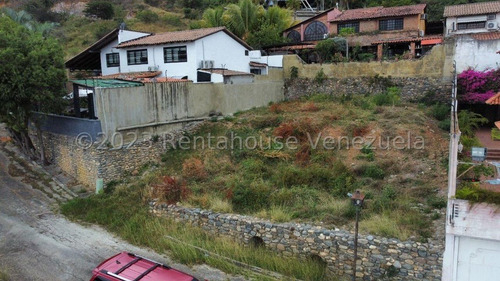 Maria Luisa Mendoza Vende Sensacional Terrreno En Zona Exclusiva Del Este De Barquisimeto, Con Vigilancia, Es Amplio Ideal Para Construcción De Exclusiva Vivienda 2 4 1 8 9 5 0