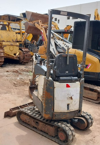 Mini Escavadeira Bobcat E418 2014 Borrachas 1175 Kg Repasse