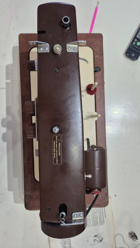 Máquina De Coser Singer Dual Automática 842 Marrón Oscuro (Usado)